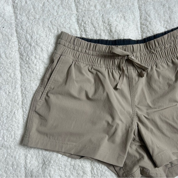 MOUNTAIN HARDWEAR - Basswood Pull-On Short - Women's - Picture 5 of 11